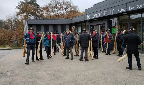 27-11-22 Verzamelen voor de rondwandeling en het aanblazen Schoorlse duinen