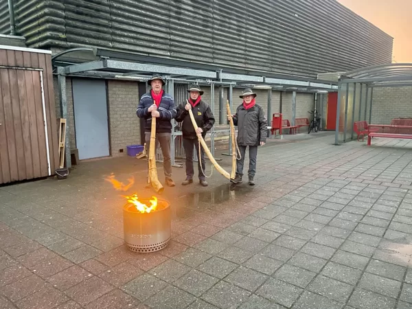 Optreden bij de kerk in Enkhuizen 24-12-2024