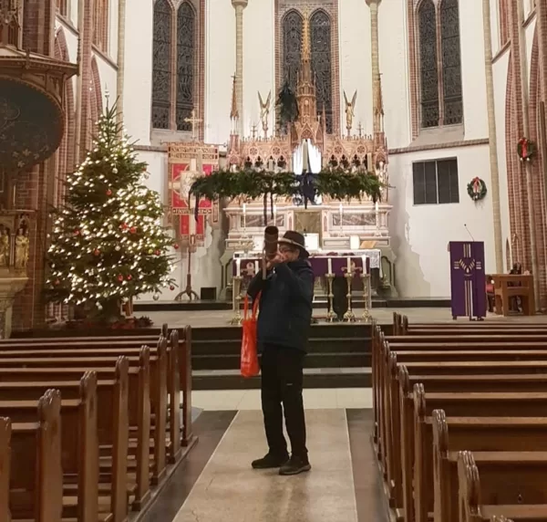 Dickensdag in Medemblik. Blazen in de St. Martinuskerk      15-12-23